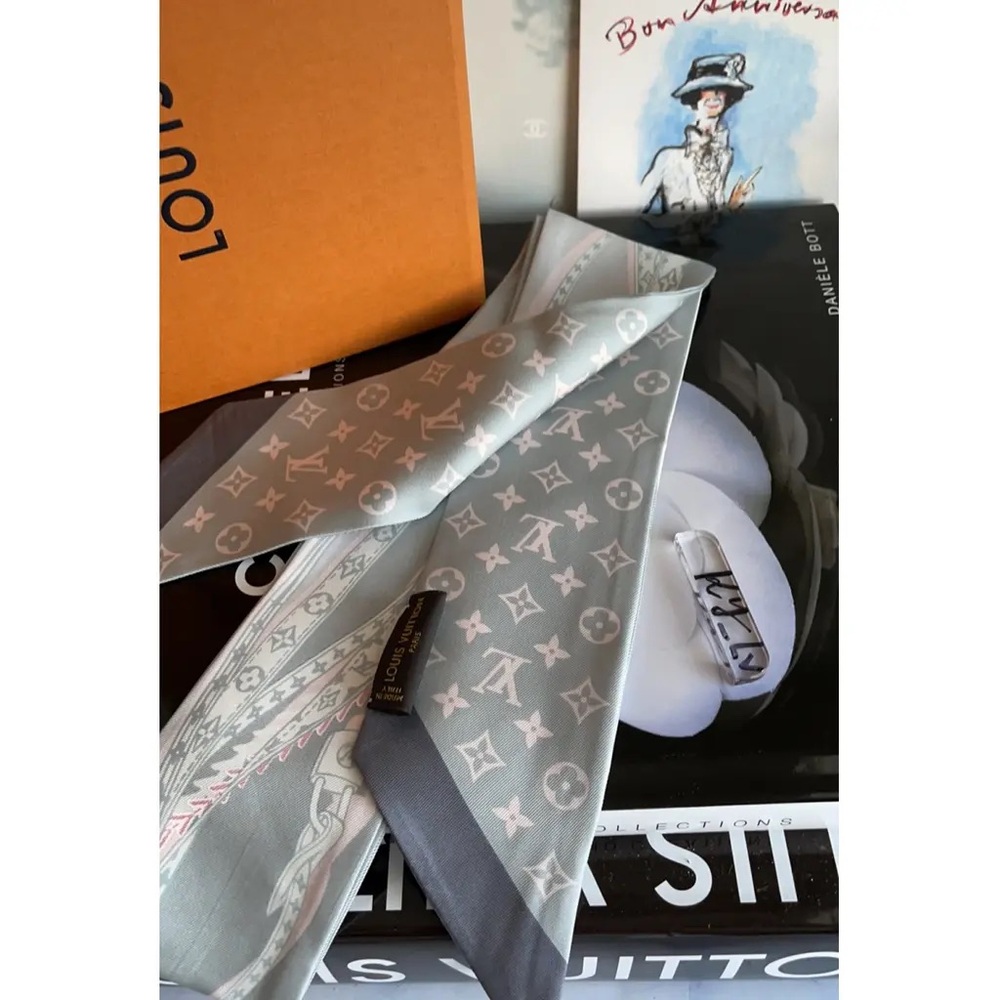 Louis Vuitton Pink/Grey Silk Monogram BB Bandeau Scarf Twilly